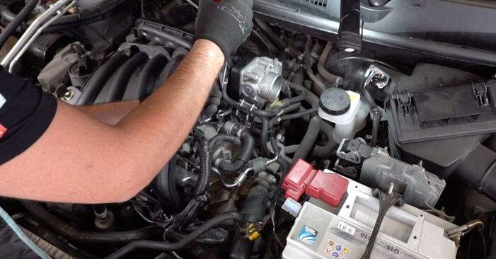 How to remove NISSAN QASHQAI 1.6 dCi Spark Plug - online easy-to-follow instructions