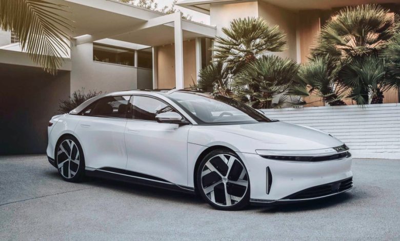 lucid-air-dream-edition-front-3-4-view@0.5x