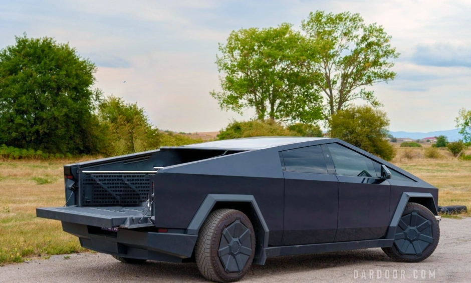 Beyond the Hype: Testing the Tesla Cybertruck Cyberbeast’s True Range in Europe Tesla Cybertruck Cyberbeast’-05